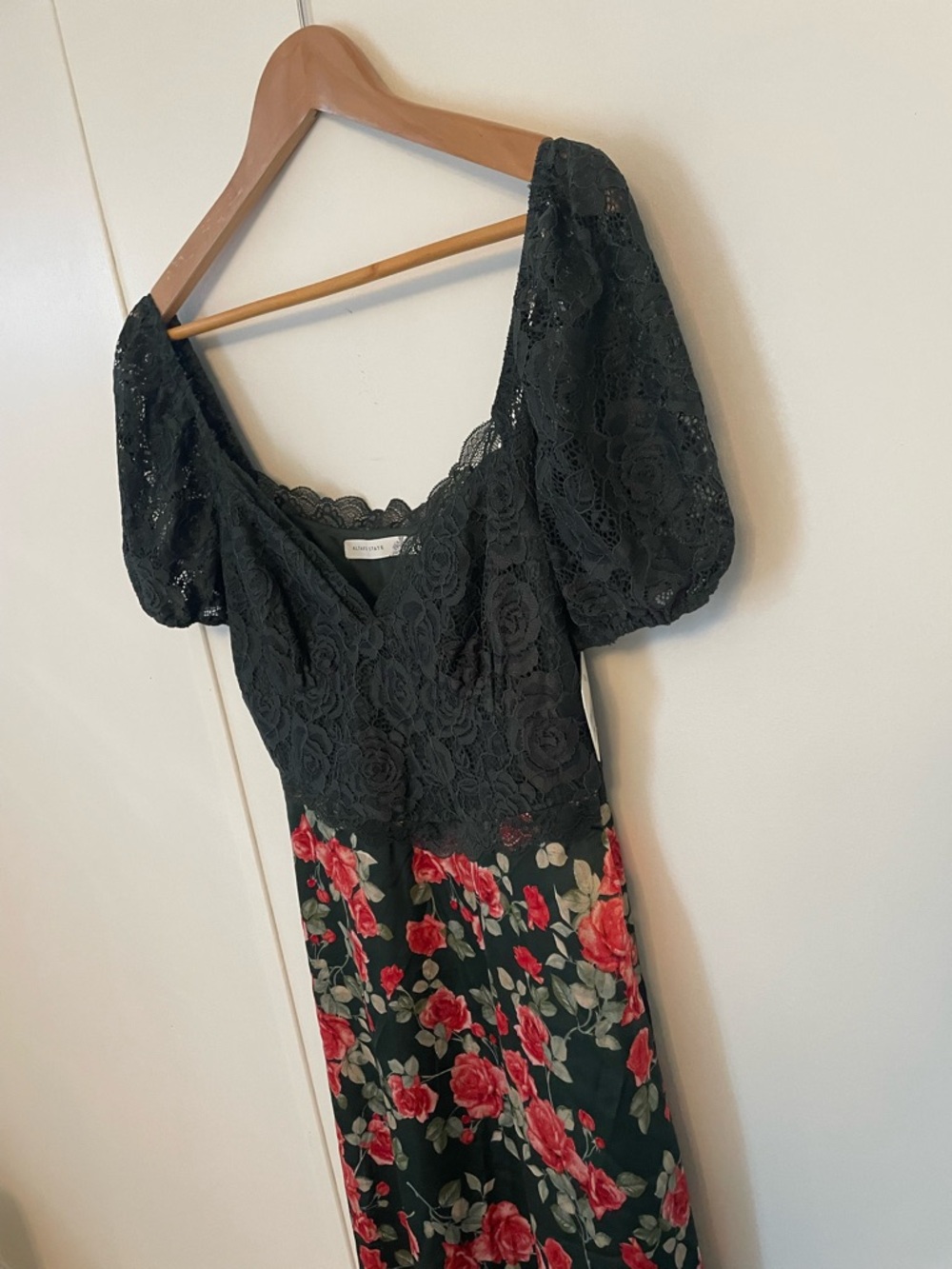 Altar'd State  Green Maxi Milkmaid Cotrage Core Clydie Floral Dress Size M Lace - Picture 6 of 13